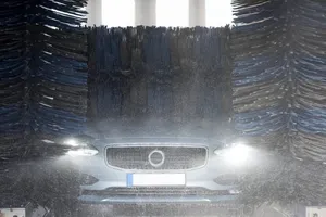 Chủ xe rất thích điều này nhưng chính nó phá tan lớp sơn ô tô