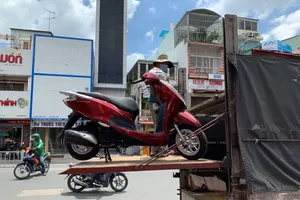 Người Nhật cũng cuồng xe máy Honda không thua người Việt