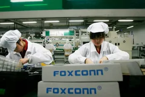 Công nhân đăng ký ráp iPhone được thưởng 30 triệu đồng