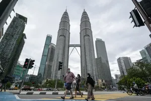 Malaysia: Những người tiêm 2 mũi vaccine được xem phim, kịch