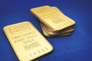 Giá vàng 'bay' 800.000 đồng/lượng chỉ trong một đêm