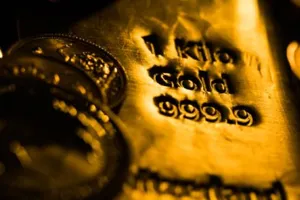 Giá vàng thế giới 'sụp đổ', rớt mạnh về vùng giá hơn 49 triệu 