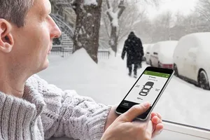 Người sở hữu xe Toyota có thể không còn khởi động xe từ xa được nữa?