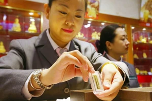 Giá vàng đang rớt mạnh, dự báo chỉ còn 45,9 triệu đồng