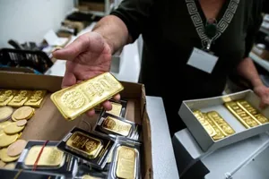 Sợ lạm phát, nhiều người đổ xô đi mua vàng