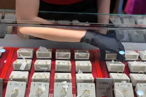 Giá vàng sẽ tiếp tục lao dốc