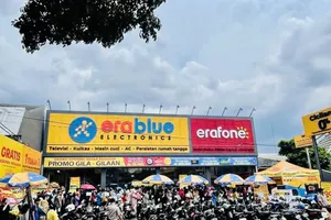 Đại gia Việt bán điện thoại thu tiền tỉ ở Indonesia