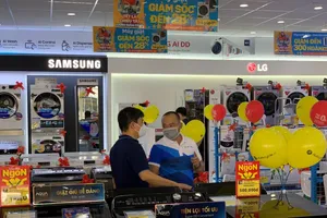 Vì sao doanh thu hàng trăm ngàn tỉ nhưng sếp Thế Giới Di Động nhận lương 'bèo bọt'?