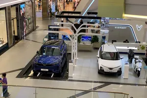 VinFast ra hàng loạt mẫu xe tay lái nghịch 