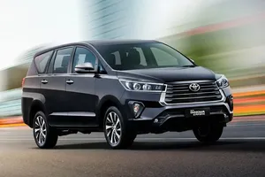 Mua xe Toyota với giá 595 triệu đồng vào lúc này, người mua phải chờ đến nửa năm mới được giao xe