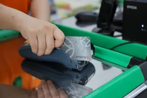 Ngân hàng ở Mỹ làm gì để 'siết' nợ thẻ tín dụng? 