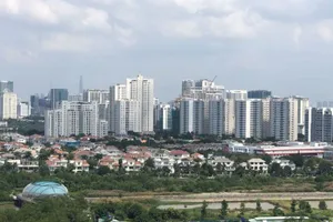 Chủ tịch bị tạm hoãn xuất cảnh, giá cổ phiếu của 'ông lớn' xây nhà giá rẻ lao dốc