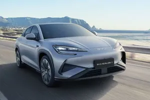 Chiếc ô tô Trung Quốc sạc nhanh và công suất mạnh giá 660 triệu, có nên mua? 