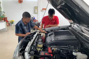 Vì sao người tiêu dùng có thể tốn thêm 150 triệu đồng để mua ô tô?