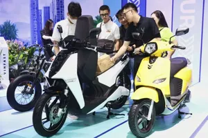 Vì sao xe điện VinFast gây sức ép mạnh lên xe máy Honda?