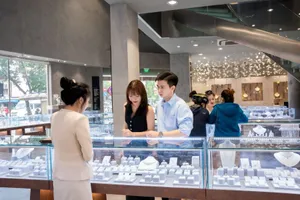 Chuyên gia khuyên 'không nên vội vã quyết định khi giá vàng tăng'