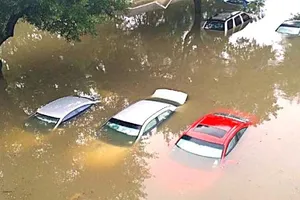 Ô tô ngập nước đến nóc, thường sẽ bị hư hỏng những gì?