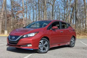 4 mẫu ô tô mất giá nhanh nhất: Có xe 'bốc hơi' 1,47 tỉ đồng sau vài năm