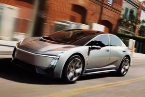 Chiếc ô tô Toyota quen thuộc này gây kinh ngạc cho người dùng