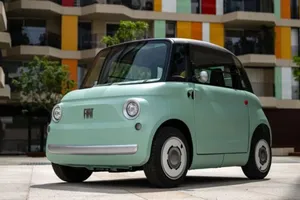 Chiếc ô tô siêu nhỏ giá 300 triệu đồng có khả năng thay xe máy