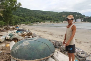 Đà Nẵng: Nhà cách biển cả trăm mét, nay chỉ còn 10 m