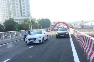 Thông xe cầu qua đảo Kim Cương, quận 2 đi quận 1 chỉ 10 phút