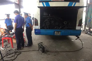 Phạt nhiều tài xế xe buýt để khí thải vượt quy định