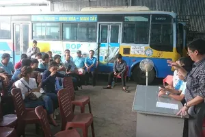 Tài xế, nhân viên xe buýt ở Nha Trang đình công