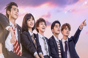 Vườn sao băng 2018: Sam Thái hôn Hoa Trạch Loại cuồng nhiệt