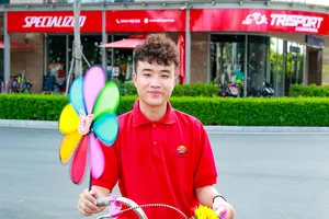 'Tóc xù Mon Hoàng Anh' P336 lớn bổng trong MV nhạc tình