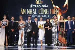 Đông Nhi, Tóc Tiên, Bích Phương áp đảo giải Cống hiến 2019