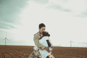 Sau 'Hậu duệ mặt trời', Song Luân hóa thành chàng trai ấm áp