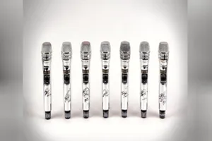 Bộ micro của ban nhạc BTS được bán với giá ‘khủng’