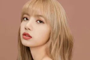 Lisa (BLACKPINK) chia sẻ về hành trình đầy khó khăn của mình