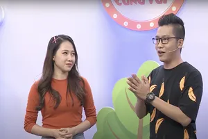 Hoàng Rapper rưng rưng nước mắt với cậu bé 10 tuổi