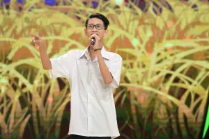 Quốc Đại nổi da gà với giọng hát của cậu bé Tiến Dũng
