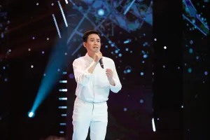 Phan Hồng Hà xúc động khi nghe nam ca sĩ vừa khóc, vừa hát