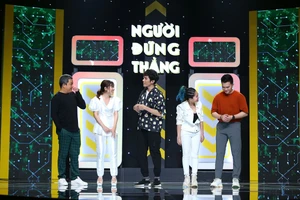 Các nghệ sĩ bị 'đè bẹp' trong gameshow Người đứng thẳng