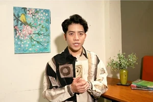 Nam MC 30 tuổi vẫn ngủ cùng mẹ không đồng tình với Lê Hoàng