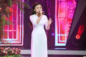 Bé Quỳnh Anh khiến Võ Hạ Trâm cười 'lộn ruột' vì tài diễn hài 