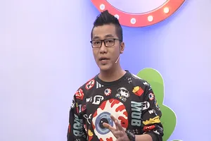 Hoàng Rapper ngạc nhiên khi cô bé 11 tuổi ngủ chung với bố mẹ