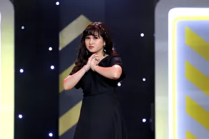 Cẩm Loan khóc ròng với 'thế lực ngầm' sau chiếc hộp kỳ bí