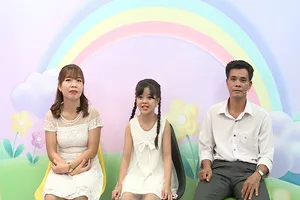 Người mẹ bật khóc khi không hiểu thói quen của con gái