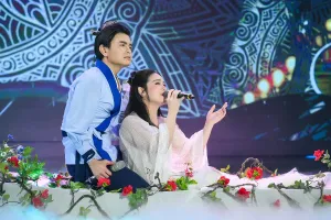 Nhật Kim Anh vật lộn với cơn đau chân để hỗ trợ Anh Duy