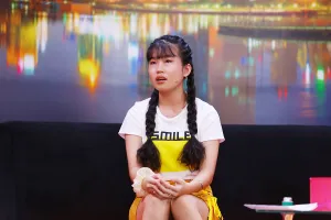 Cô bé 14 tuổi bật khóc khi mẹ so sánh với 'con nhà người ta'