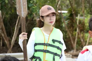 Khổng Tú Quỳnh bị nghi đang thất tình?