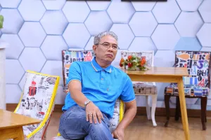 NSND Trung Dân:'Các bạn trẻ diễn ngoại hình nhiều hơn nội tâm'