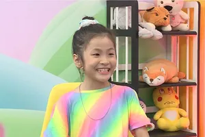 Cô bé 8 tuổi khiến nhiều người phải nhìn lại bản thân mình