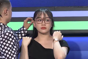 Thanh Duy vén tóc gái xinh khiến Hoàng Rapper, Liêu Hà Trinh ngỡ ngàng