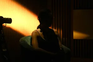 Vợ đồng lõa chồng lừa cô gái chuyển giới làm người thứ 3